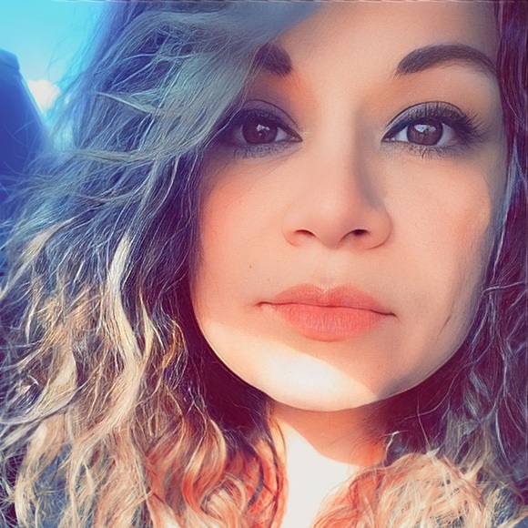 Meet your Posher, Christine - Picture 3 of 3